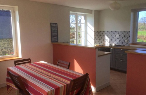 Crach House | Spacious Vacation Home for 14, Just Minutes from Beach