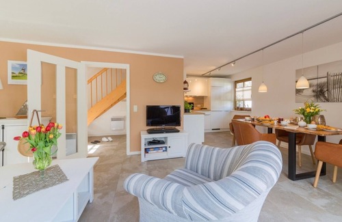 Ostseebad Dierhagen House | Cozy Oceanfront Vacation Home for 4 Guests in Dierhagen
