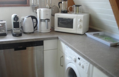 Damp House | Cozy Vacation Home for 6 Guests in Damp with Great Amenities
