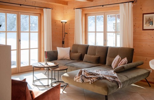 Ruhpolding House | Cozy Vacation Home for 6 Guests with Spa & Ocean View