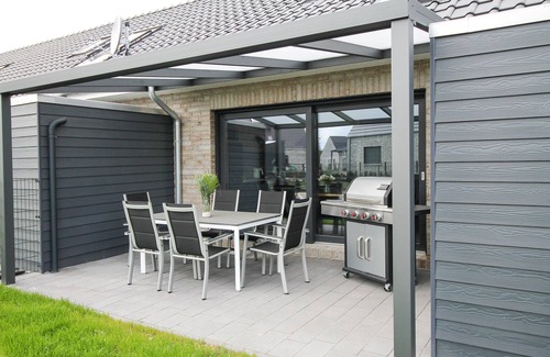 Barssel House | Ideal Oceanfront Vacation Home for 6 in Barßel