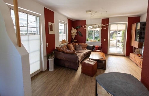 Redlham House | Spacious Vacation Home for 8 with Pool & Ocean View
