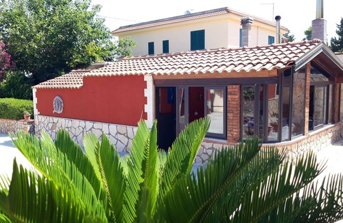 Pachino House | Spacious Vacation Home in Pachino for 9 Guests