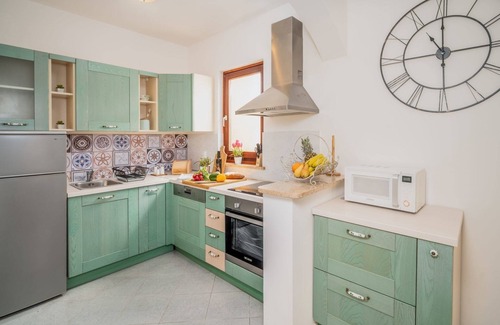 Kastelir-Labinci House | Ideal Vacation Home for 9 Guests in Rogovi