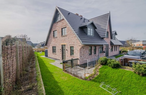 Westerland House | Ideal Getaway for 6 with Garden, Sauna & Ocean View