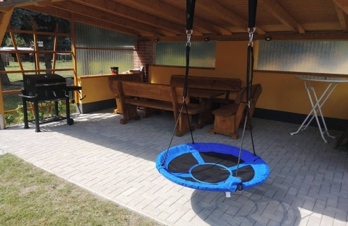 Sallgast House | Top-Rated Vacation Cottage Kurio with Family-Friendly Amenities