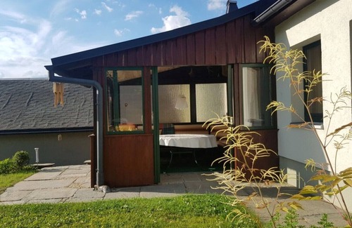 Markneukirchen House | Guest Rated 10/10: Family-Friendly Gartenglück Retreat