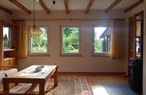 Markneukirchen House | Guest Rated 10/10: Family-Friendly Gartenglück Retreat