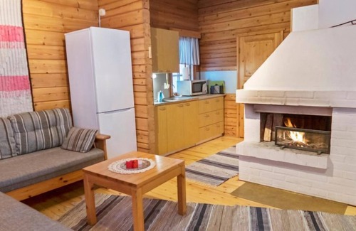 Sotkamo House | Tranquil Escape at Vacation Home Hilla with Ocean Views