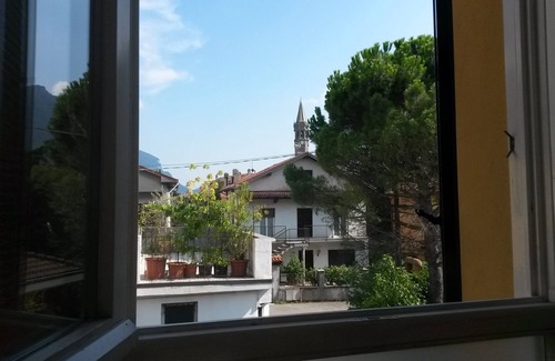 Lecco House | Cozy Retreat: 75m² Near Lake with Free Wi-Fi & Parking