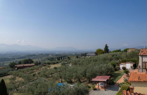 Capannori House | Cozy Capannori Getaway: 2 Bedrooms with Pool & Breakfast