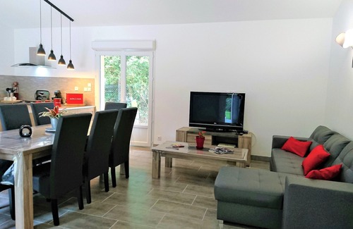 Montolieu Villa | Top-Rated Montolieu Getaway with Pool and Ocean Views