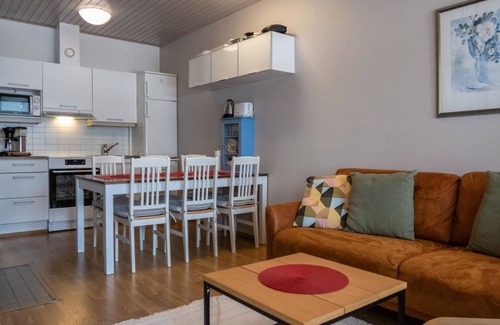 Vuokatti House | Relaxing Vacation Home Kerttu with Lake View and Spa