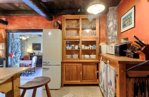 Kotli House | Pet-Friendly Vacation Home Kotli with Oceanfront Spa