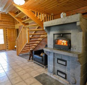Suonenjoki Ski Chalet | Pet-Friendly Vacation Home Kuhmanne with Private Beach Access