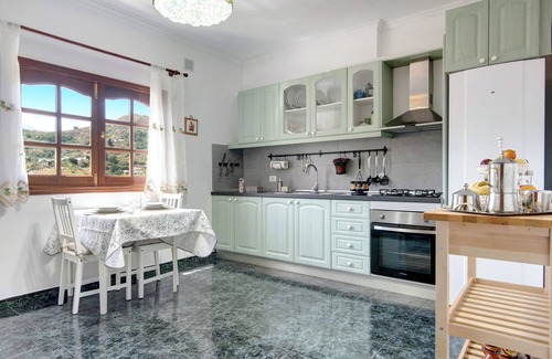 La Solana House | Mountain View Vacation Home "Las Monarcas" with Terrace & Wi-Fi