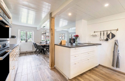 Dagebuell House | Guest Rated 10/10: Oceanfront Vacation Home "Luis - Hus"