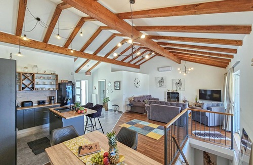 Jarebinjak House | Vacation home Lynn by Interhome