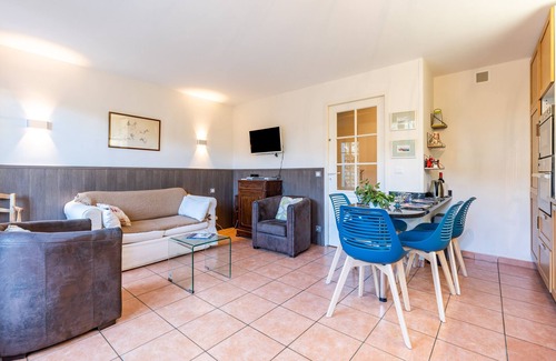 Lacanau-Ocean House | Vacation Home "Maison avec vue" with Shared Pool and Garden