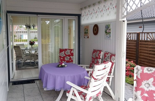 Rhauderfehn House | Pet-Friendly Getaway at Mooi Huus with Dreamy Amenities