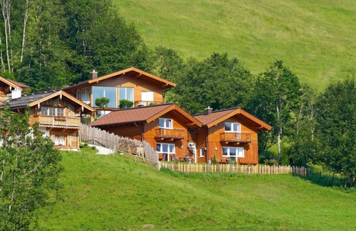 Hundsdorfl House | Vacation home Nikola by Interhome