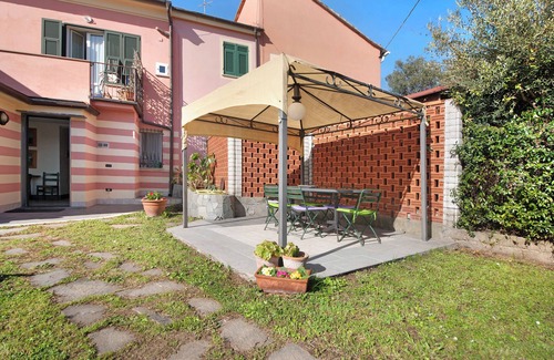 Riva Trigoso House | Idyllic Getaway at Nonna Adele' - Oceanfront & Pet Friendly