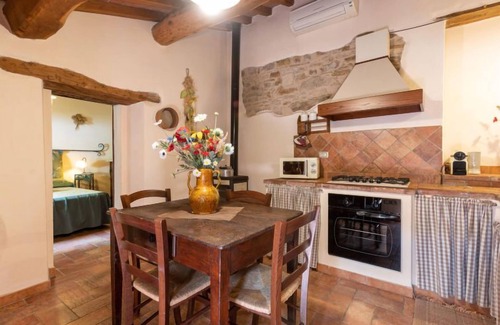 Poggi del Sasso House | Discover Olinto: Pet-Friendly Oceanfront Getaway