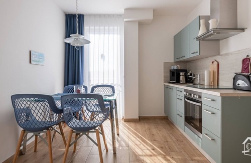 Grossposna Apartment | Lakefront Retreat at Lagovida: Family-Friendly Getaway
