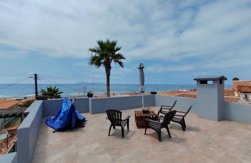 La Joya House | Beachfront Vacation Home: Perfect for Family Getaways