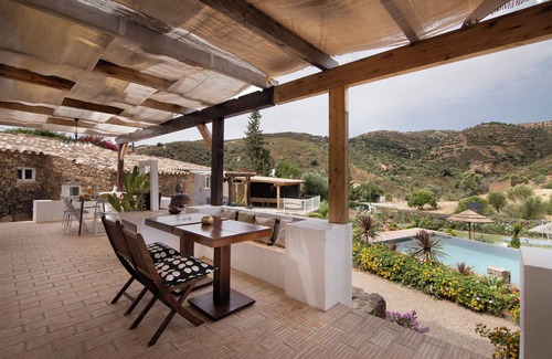 Fonte do Bispo House | Guest Favorite: Quinta do Silêncio T4 with Pool & Mountain View