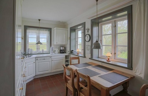 West Husum House | Pet-Friendly Reethus Jan: Relaxing Oceanfront Getaway