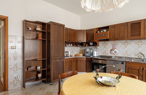 Pistoia House | Inviting Residenza Martinelli with Private Garden & Wi-Fi