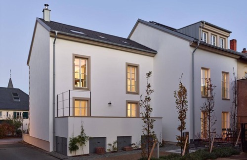 Kanzem Apartment | Discover Ocean View Comfort at Schlossberg Guesthouse