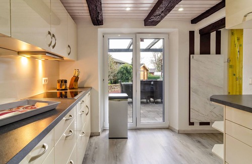 Salem House | Spacious Vacation Home "Sieger" with Spa & Kitchen Amenities