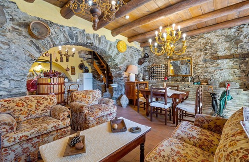 Seui Historic Centre House | Guest Rated 10/10: 'Su Cuccumeu' with Mountain Views & Wi-Fi
