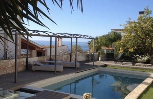 Calamayor House | Idyllic Bungalow with Pool and Spectacular Sea Views