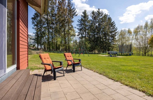 Schmadebeck House | Cozy Vacation Home Ulrike - Ocean View & Pet Friendly Retreat