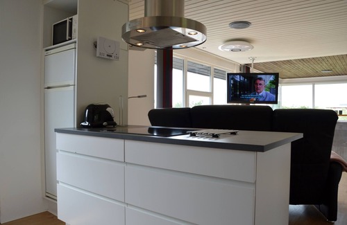 Nørre Lyngvig House | Oceanfront Vacation Home LEUCHTTURM with Pool & Spa