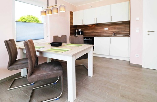 Karlshagen House | Cozy Holiday House Wis with Sauna and Ocean View