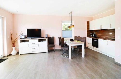Karlshagen House | Cozy Holiday House Wis with Sauna and Ocean View
