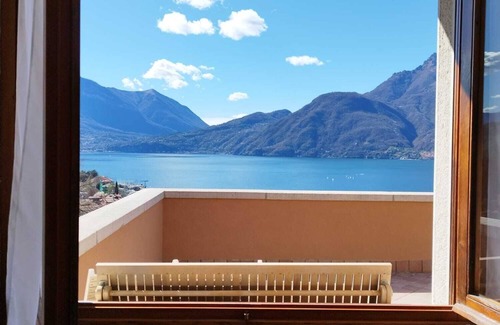 Bellano Apartment | Tranquil Lakeside Retreat: Guest Rated 10/10 & Family-Friendly