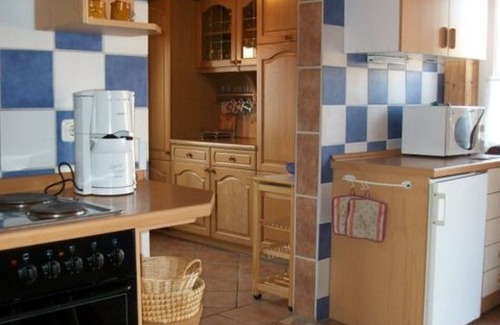 Henriettenhof House | Ideal Holiday Home for 9 with Sauna, Barbecue & Lake Access