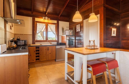 Cubelles House | Relax at Wood House Massaranduba with Private Pool & Ocean View