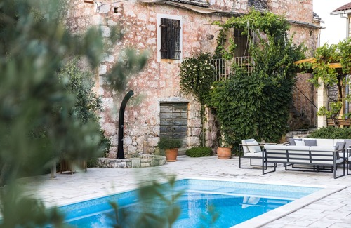 Supetar House | Guest Rated: 10/10 Šumica House with Heated Pool & Ocean View