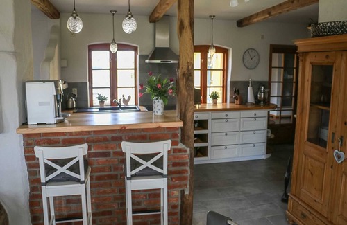 Gulde House | Charming Walachei Vacation House with Ocean View & Spa