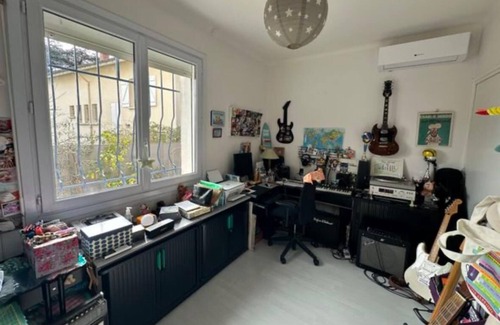Scy-Chazelles House | Vacation in Chaville. Paris is a stone's throw away. View of Versailles