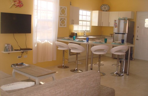Opal House | Beach Getaway: Guest Rated 9.4 with Ocean Views & Spa