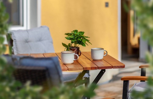 Graupa Apartment | Stay in Saxon Switzerland with Lake Views and Family Amenities
