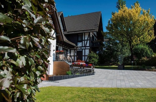 Eslohe Apartment | Discover the Beauty of Sauerland: Pet-Friendly Retreat