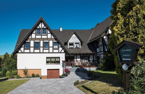 Eslohe Apartment | Discover the Beauty of Sauerland: Pet-Friendly Retreat